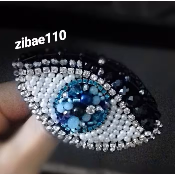 سنجاق سینه چشم آبی نظر دست دوز