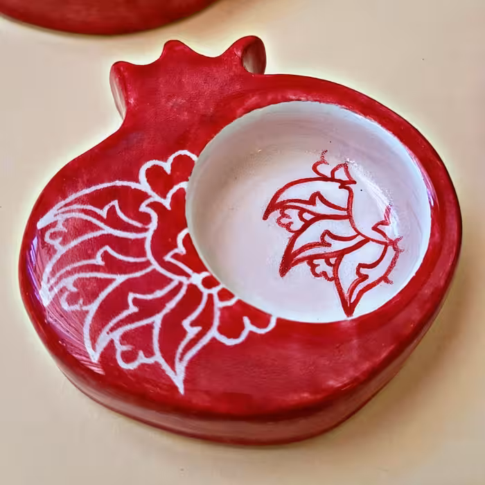 جاشمعی قرمز طرح انار سرامیکی مناسب شب یلدا