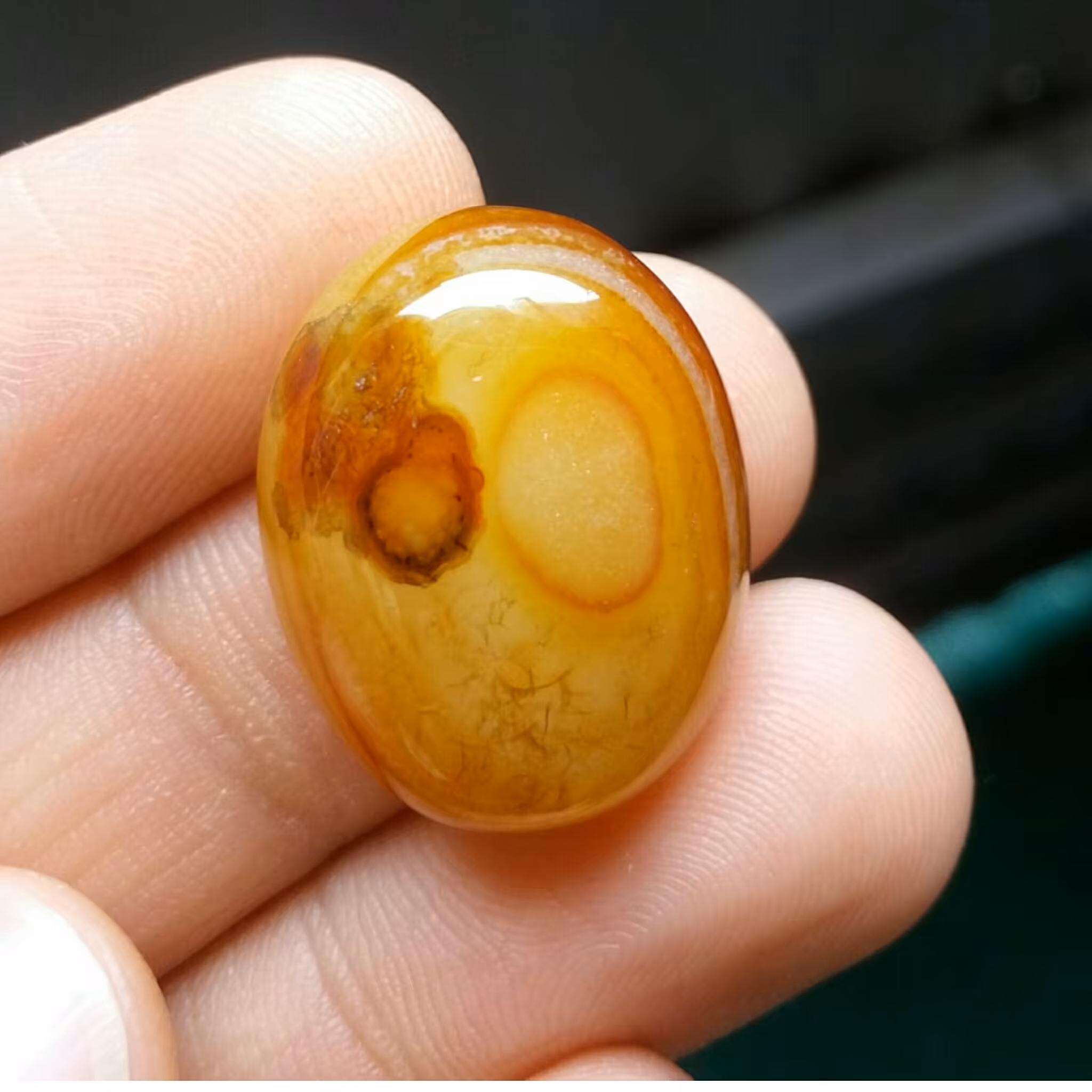 نگین عقیق چند پوست مصور شکلک