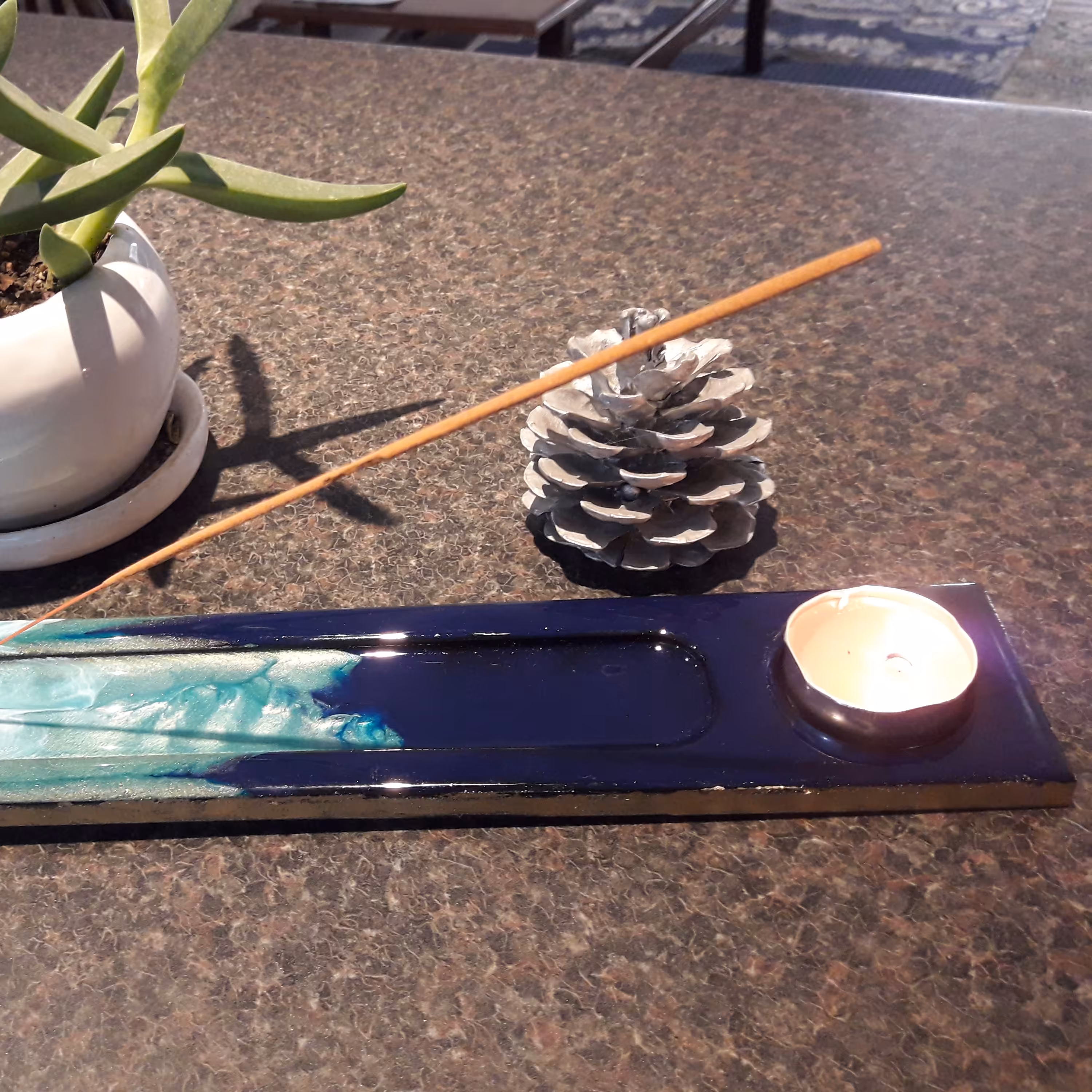 عود و جا شمعی