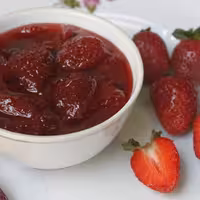 مربای توت فرنگی باعسل وزعفران