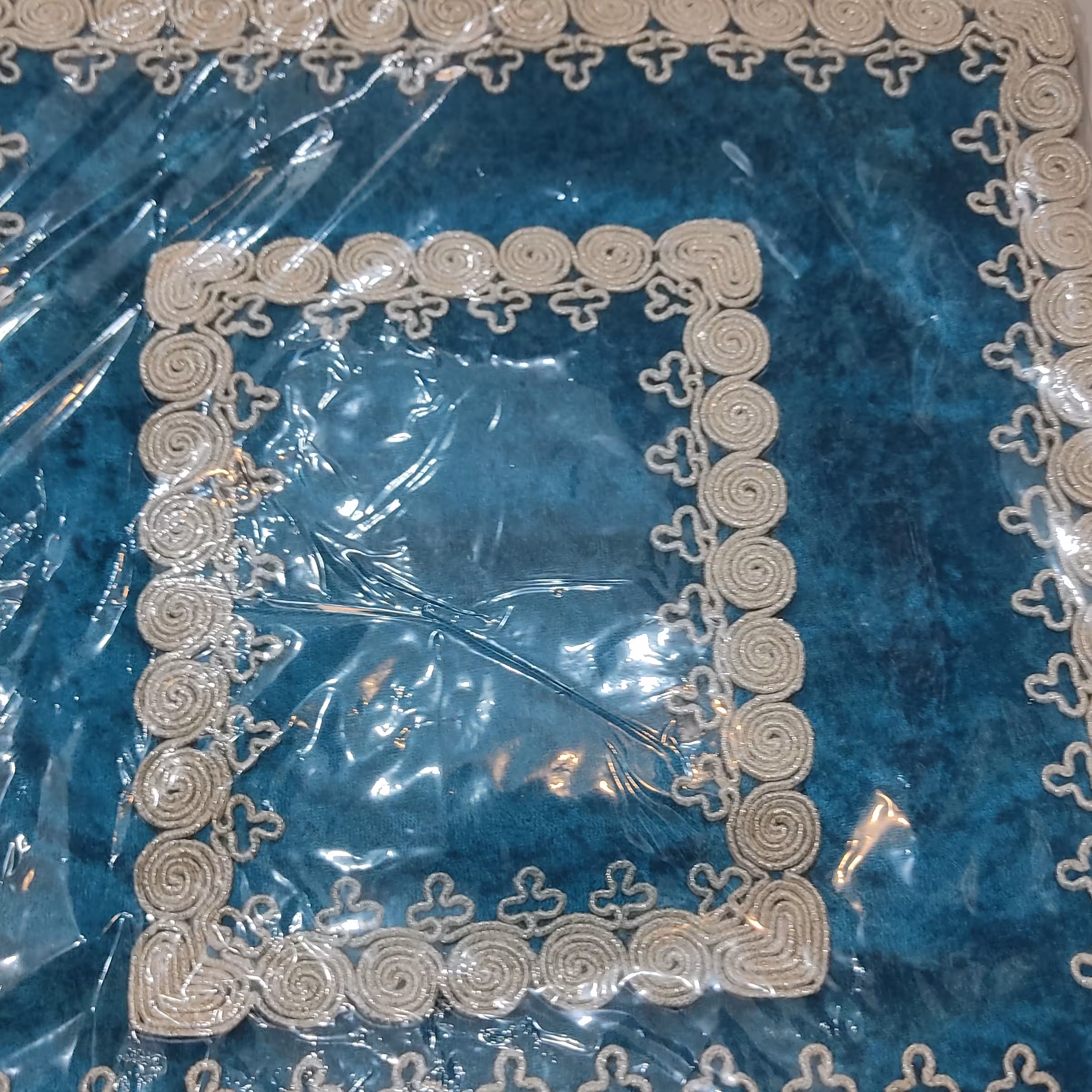 ج مینی مخمل در درجه یک 