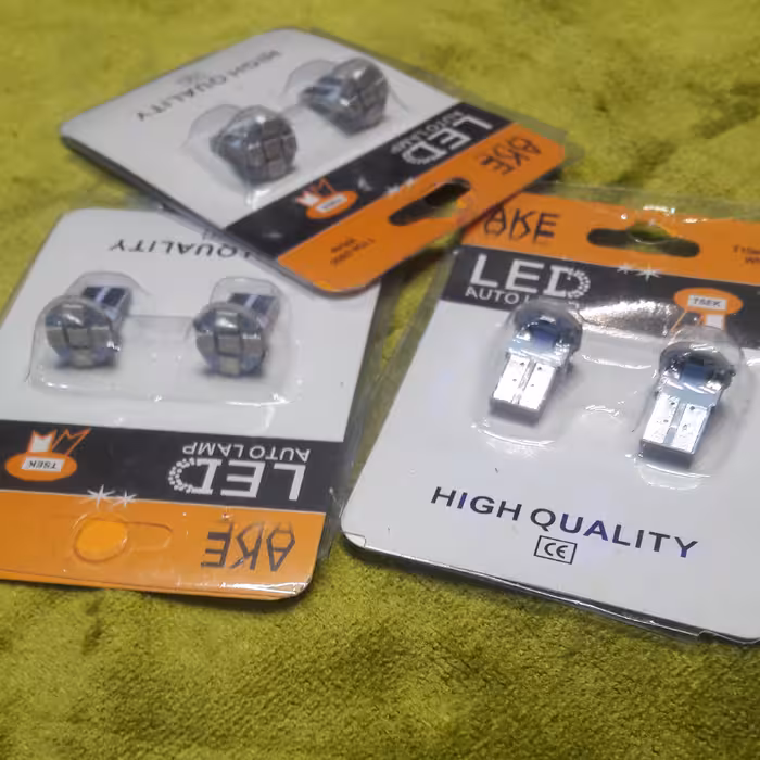 لامپ چراغ کوچک خودرو 5 تایی رنگ قرمز