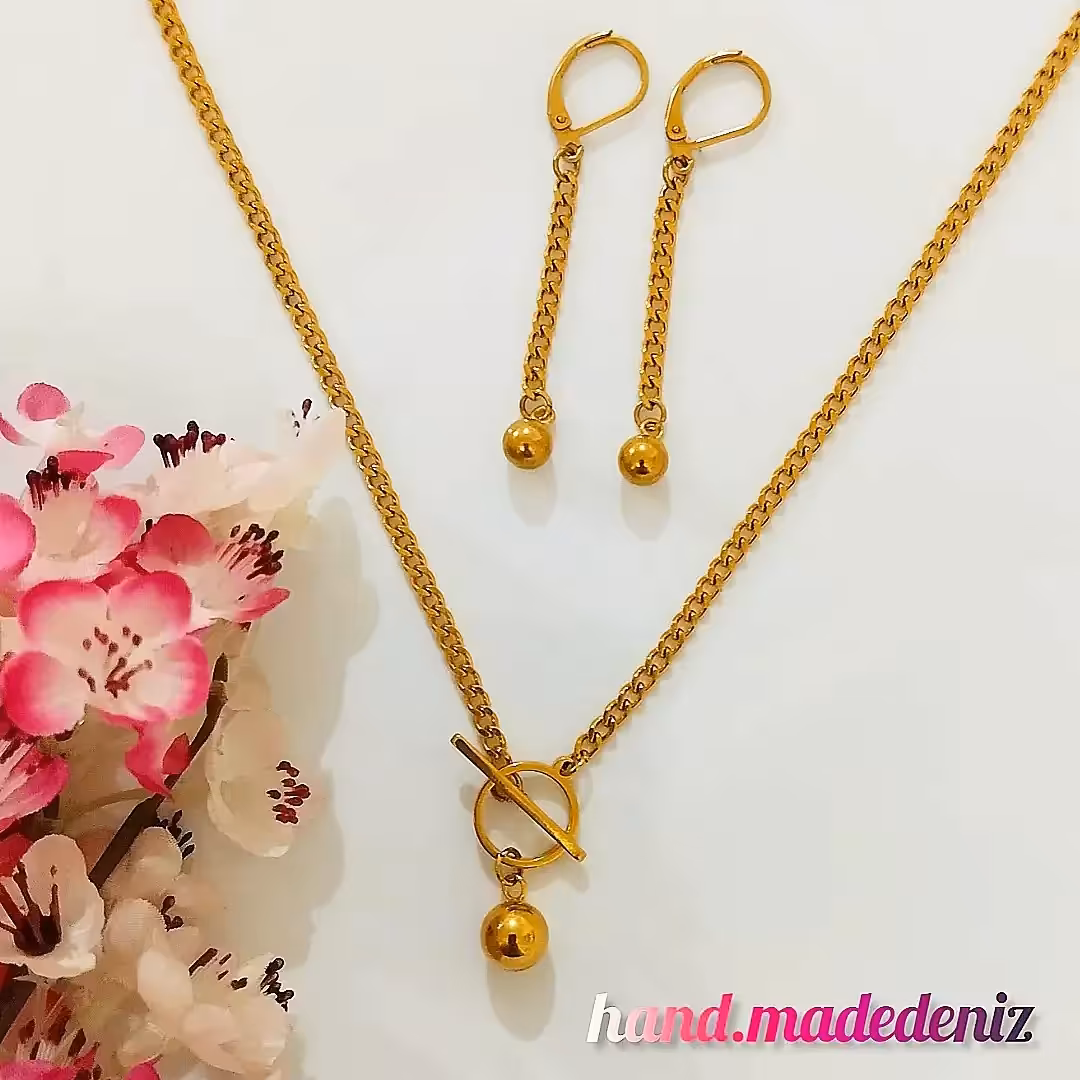 ست گردنبند و دستبند کارتیر