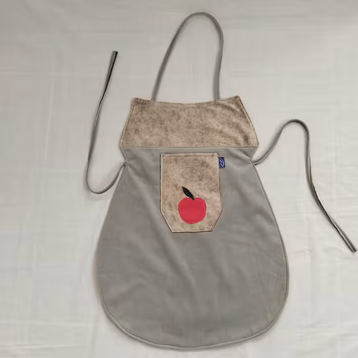 پیشبند نسوز پارچه مبلی آشپزخانه
پارچه مبلی درجه یک نسوز  تضمینی زیره  ضد آب مخصوص شستشو
 