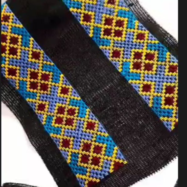 نوار سوزن دوزی شده ، با دست 