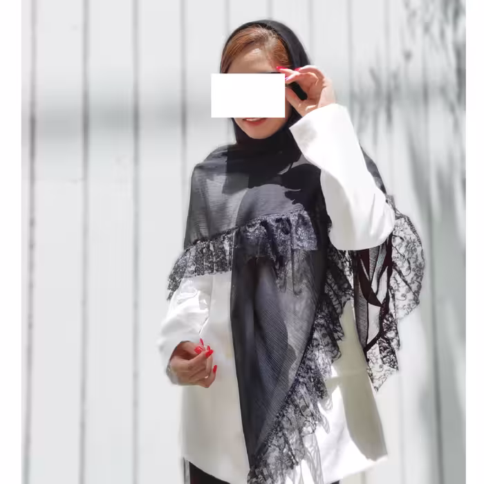 روسری مجلسی دور دانتل قواره بزرگ با طراحی خاص و کیفیت بالا