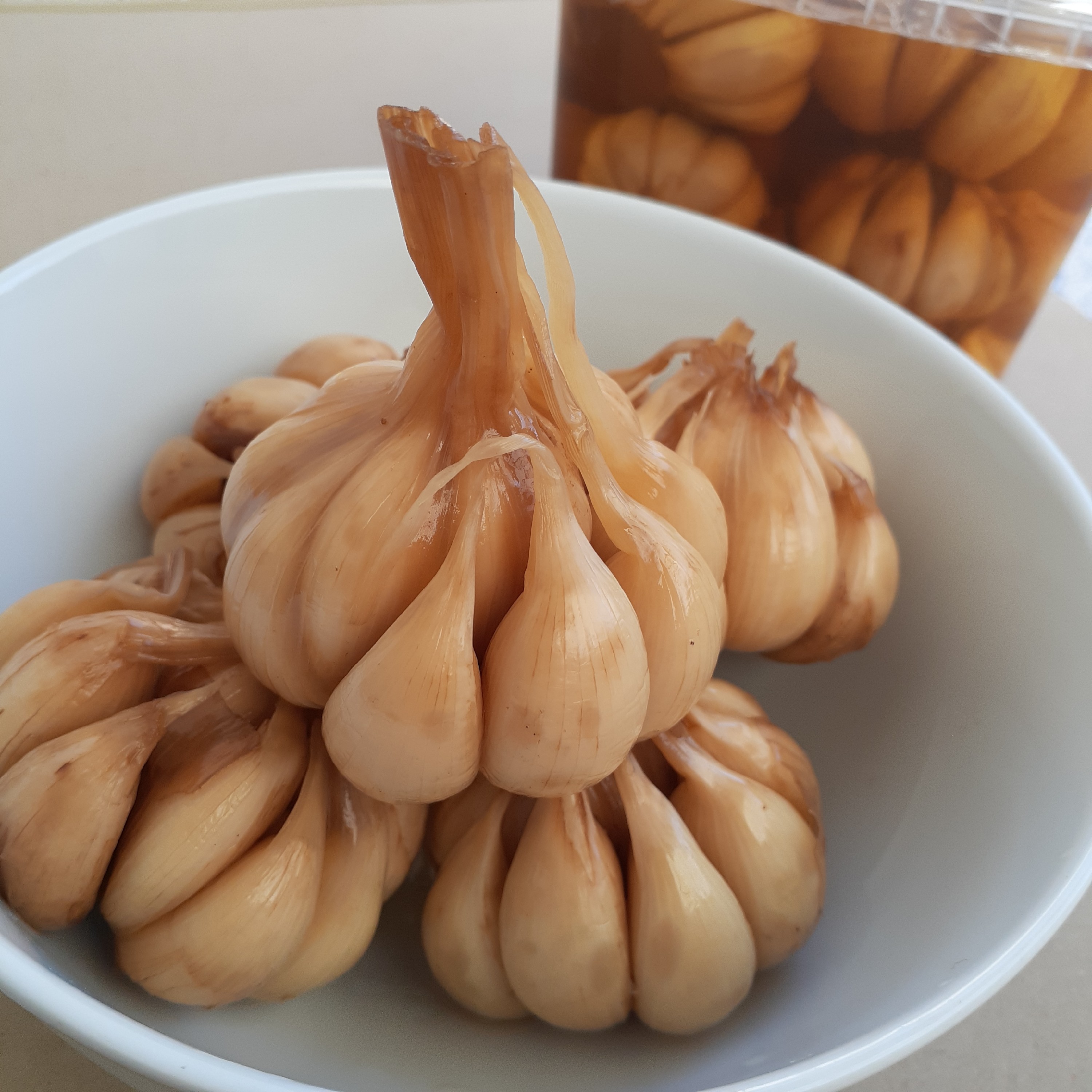 سیر ترشی خانگی 3ساله نــیــازتــ مــیــشــهــ (1200 گرم)