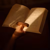 شستک ،برای راحت تر کتاب خواندن