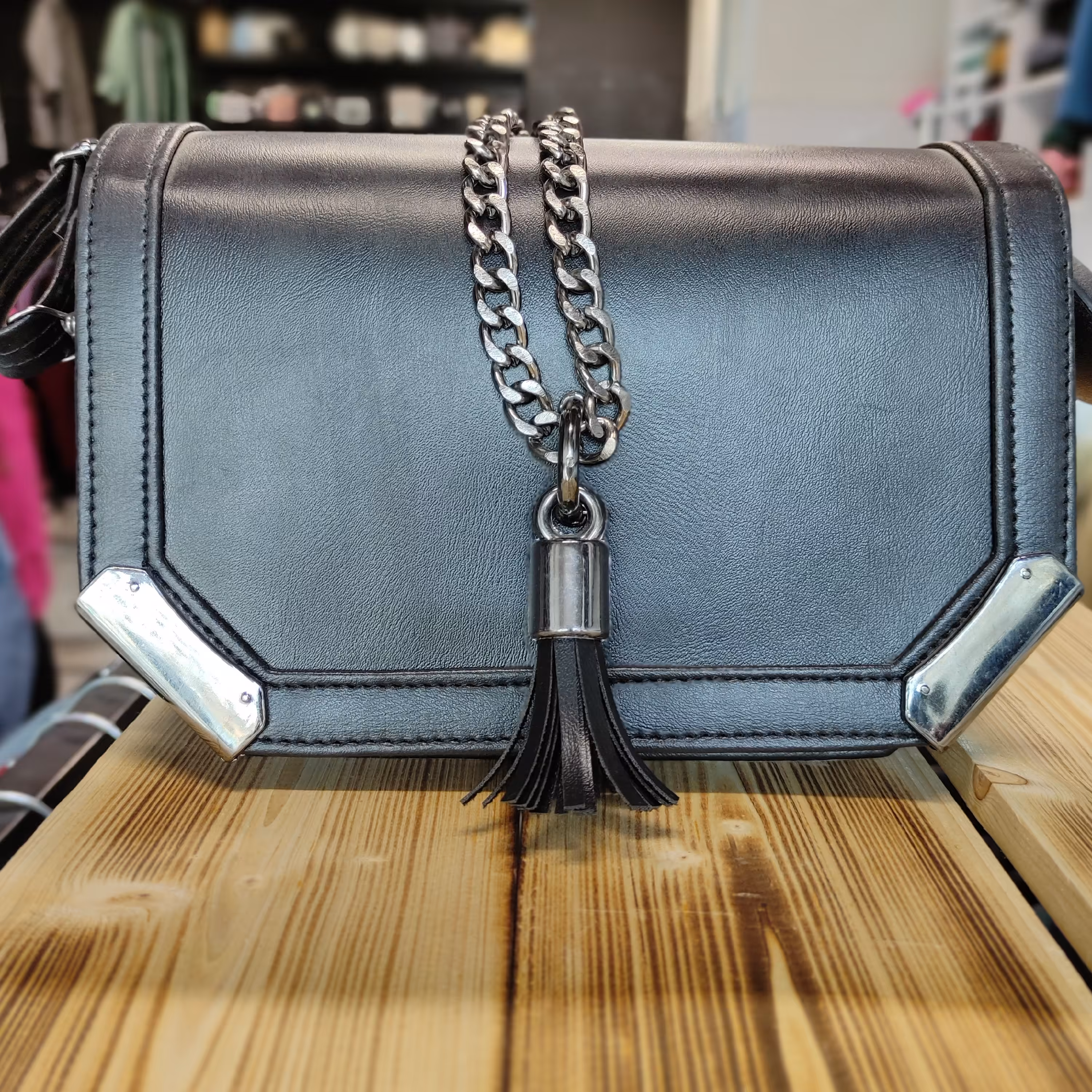 کیف دوشی‌ زنانه 