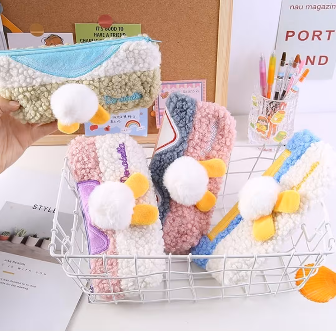 جامدادی پشمالو طرح اردک  رنگ سبز  جامدادی دخترانه 