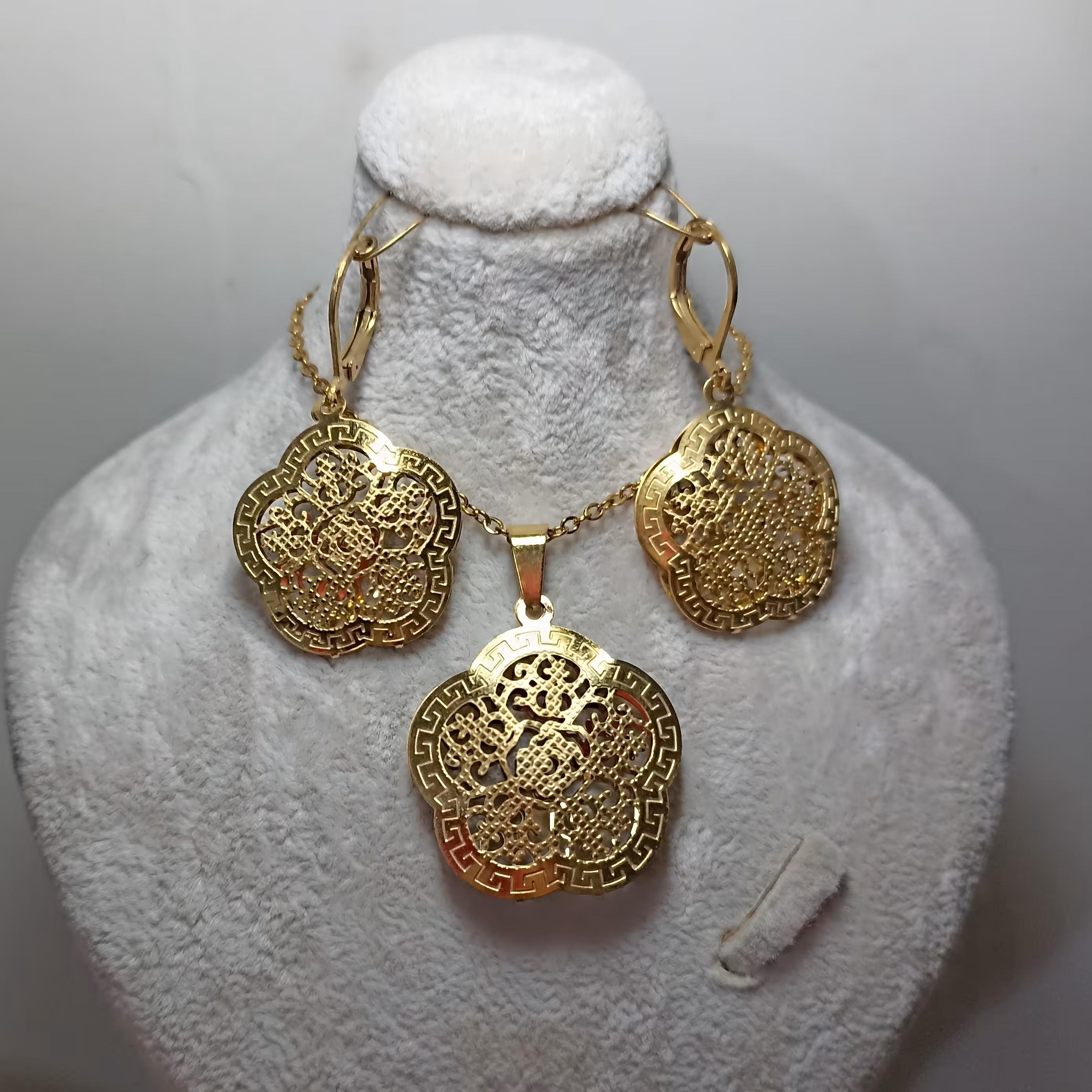 نیم ست فانتزی.