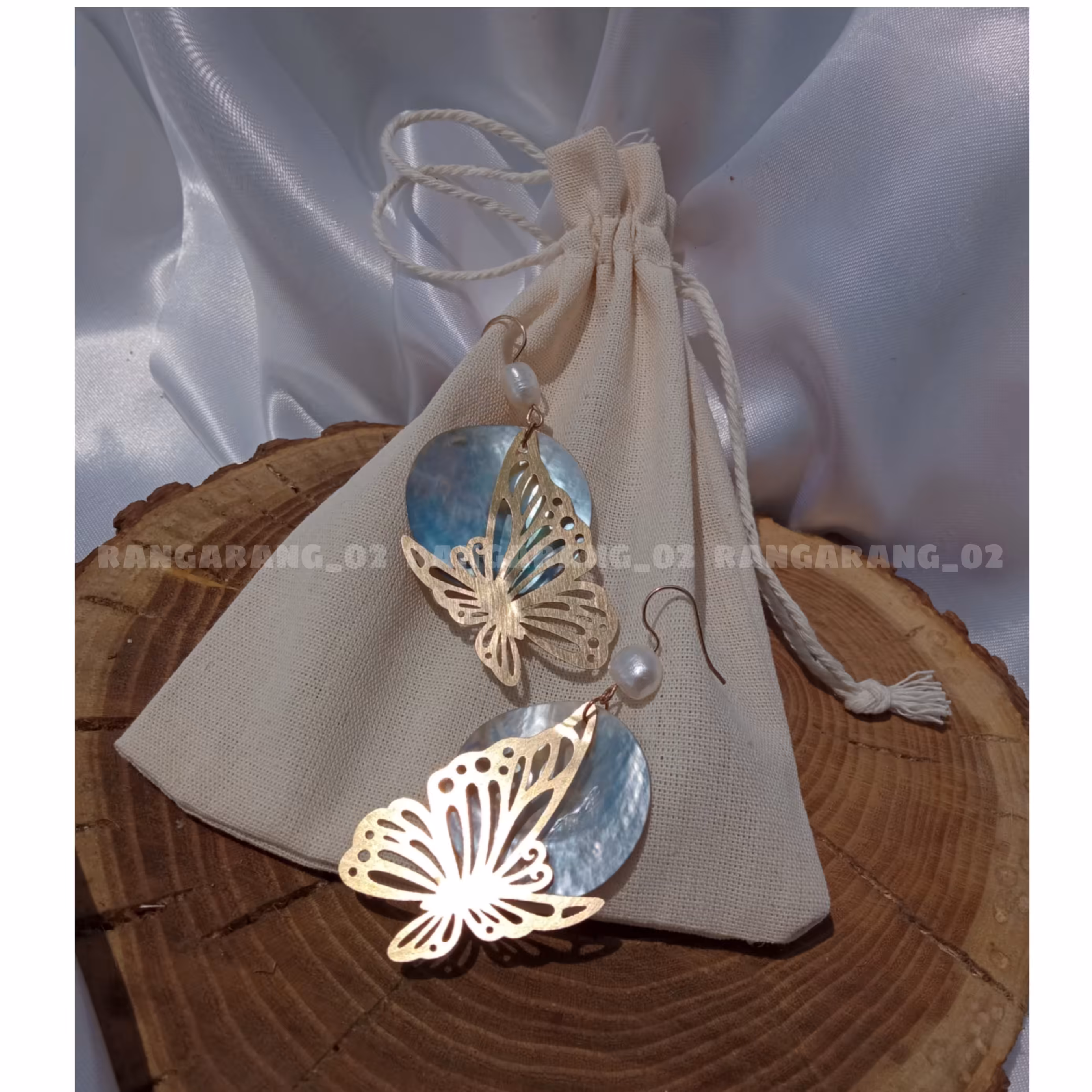 گوشواره پروانه