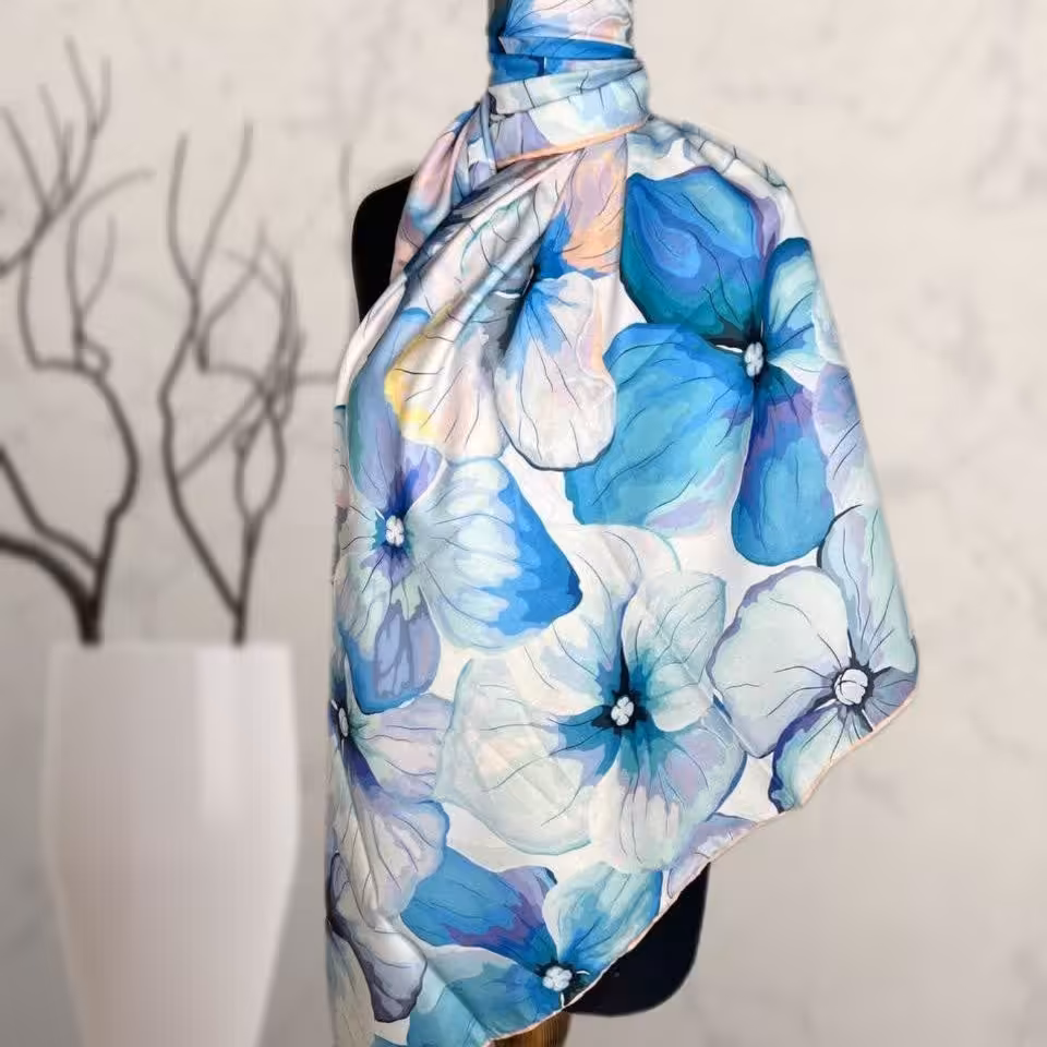 روسری مجلسی کرپ دور دست دوز استایلی زیبا سرنمیخوره قواره140