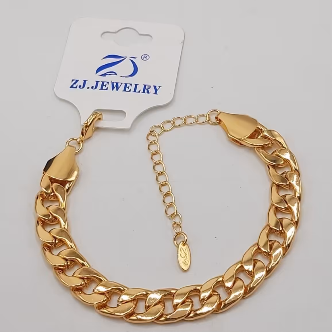 دستبند کارتیر برنجی با آبکاری چند لایه ، کاملا مشابه طلا 