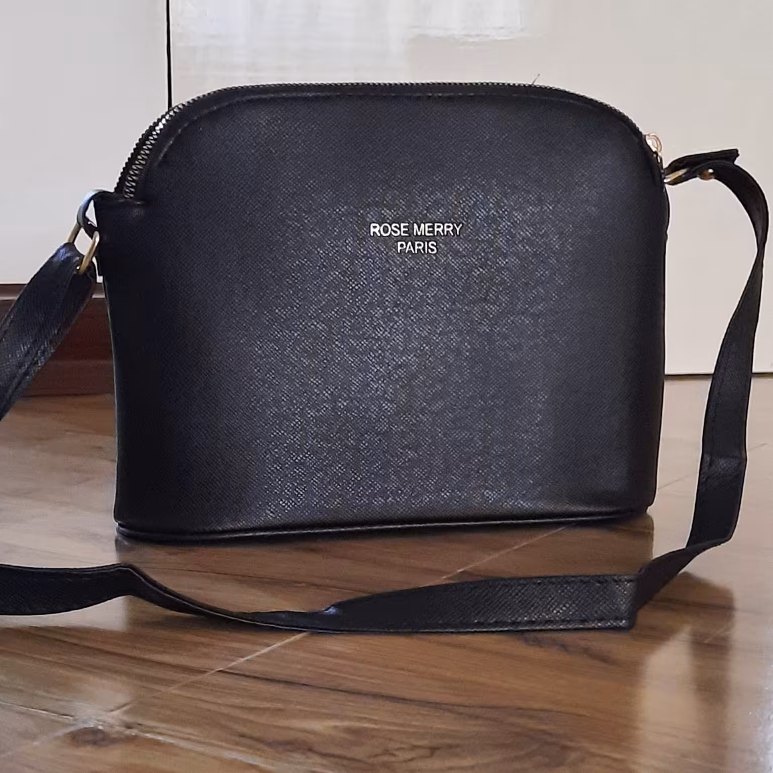 کیف دوشی زنانه چرم مصنوعی مدل رزمری بند بلند مشکی 