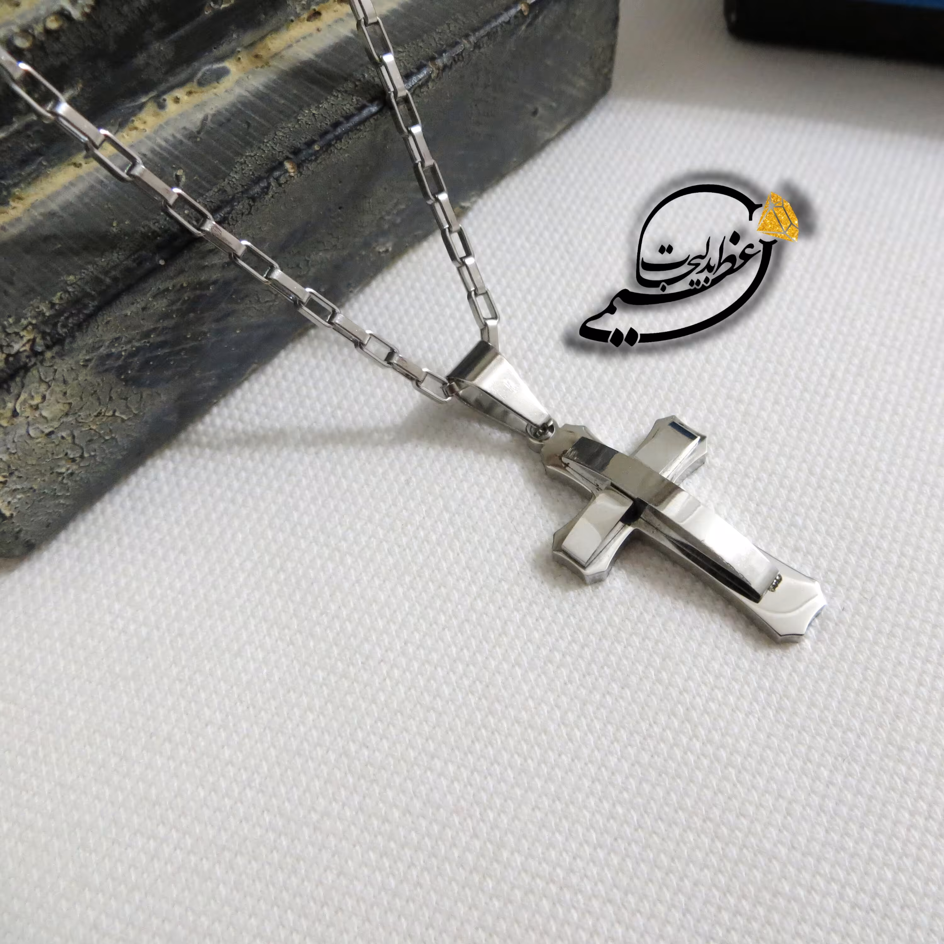 گردنبند با پلاک صلیب زیبا از جنس استیل رنگ ثابت بسیار خاص با زنجیر آجری استیل 79