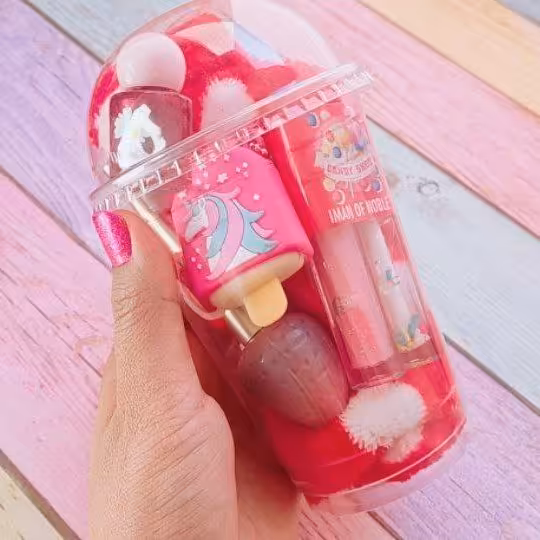 پک قرمز هدیه