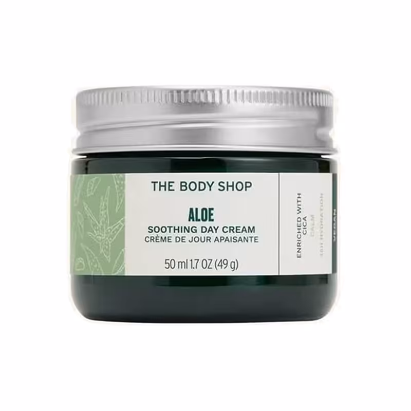 کرم روز تسکین دهنده مدل Aloe Soothing Day Cream مناسب پوست حساس بادی شاپ 50 میل