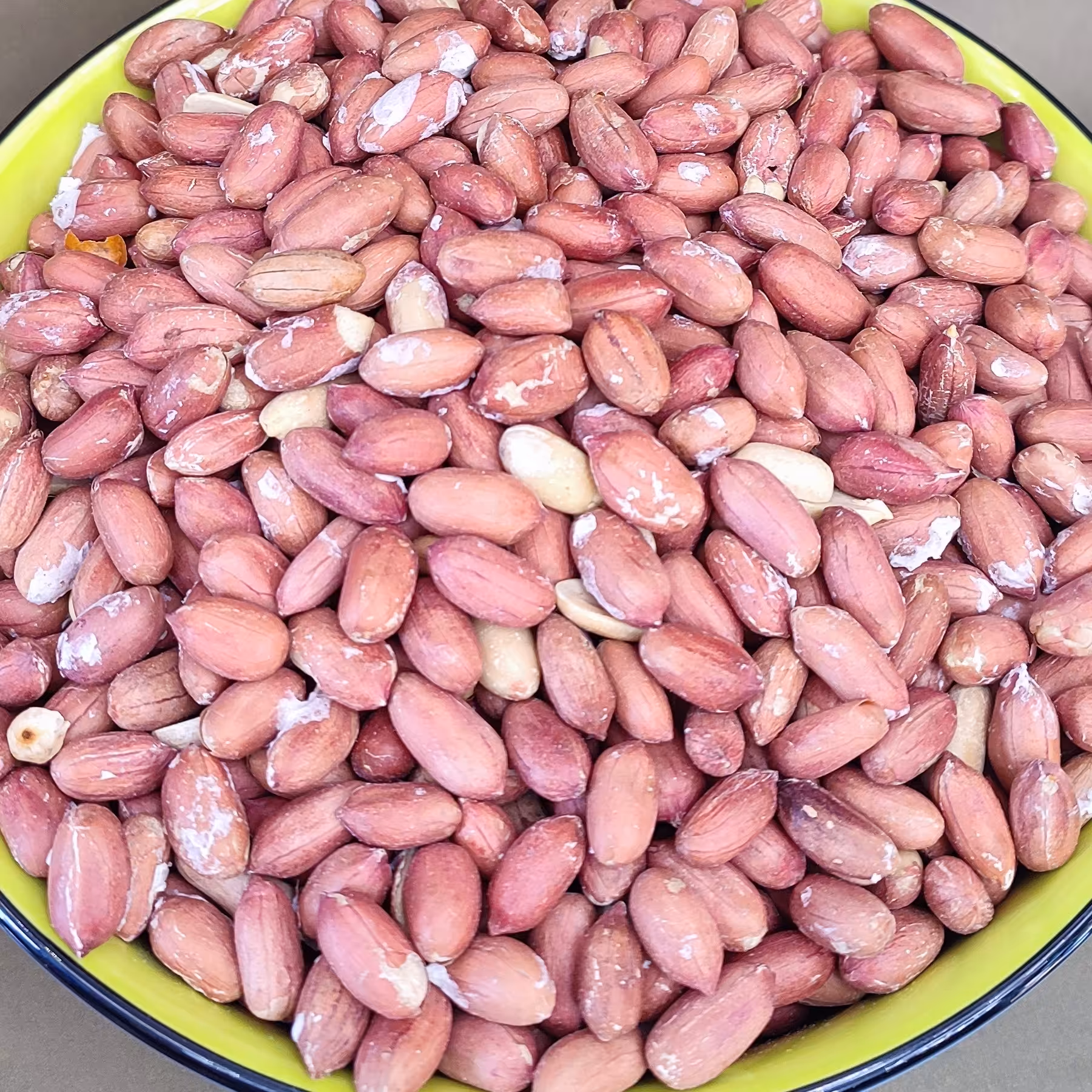 مغز بادام زمینی آستانه یک کیلویی