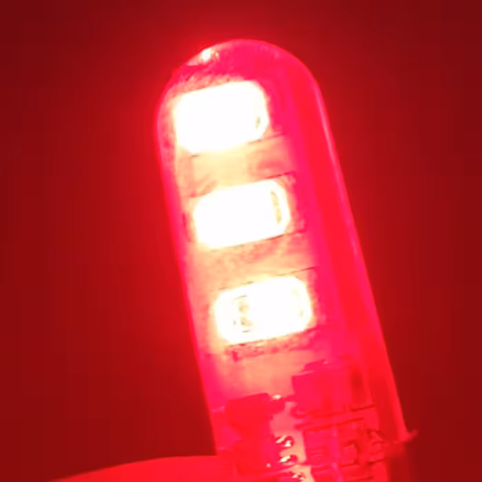 لامپ چراغ شب قرمز خودرو