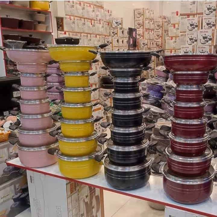 سرویس قابلمه 14 پارچه لب چدن  بلینا  و کف  گرانیت بسیار باکیفیت وعالی و قیمت عالی  کیفیت عالی 