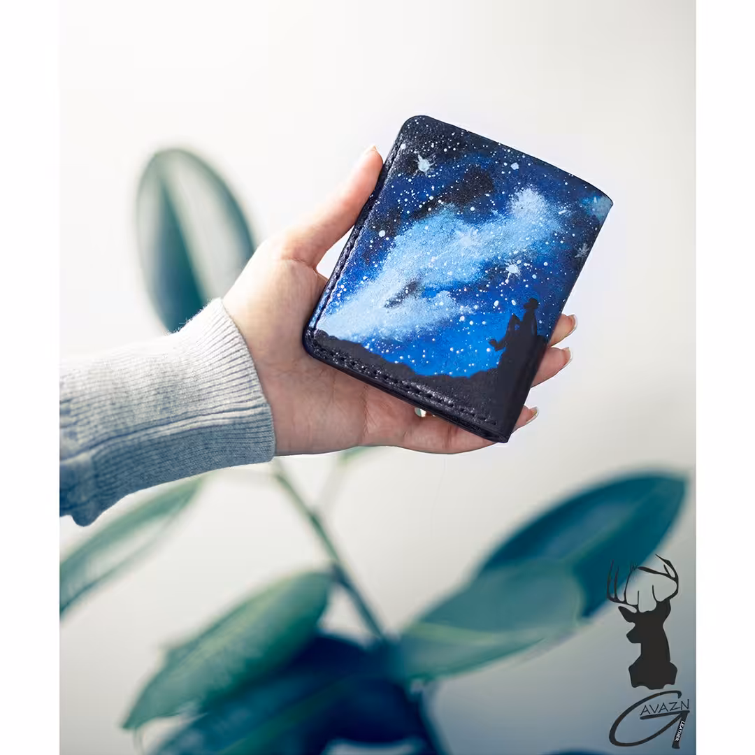 کیف پول چرم جیبی اسپورت با نقاشی اکریلیک رنگ ثابت