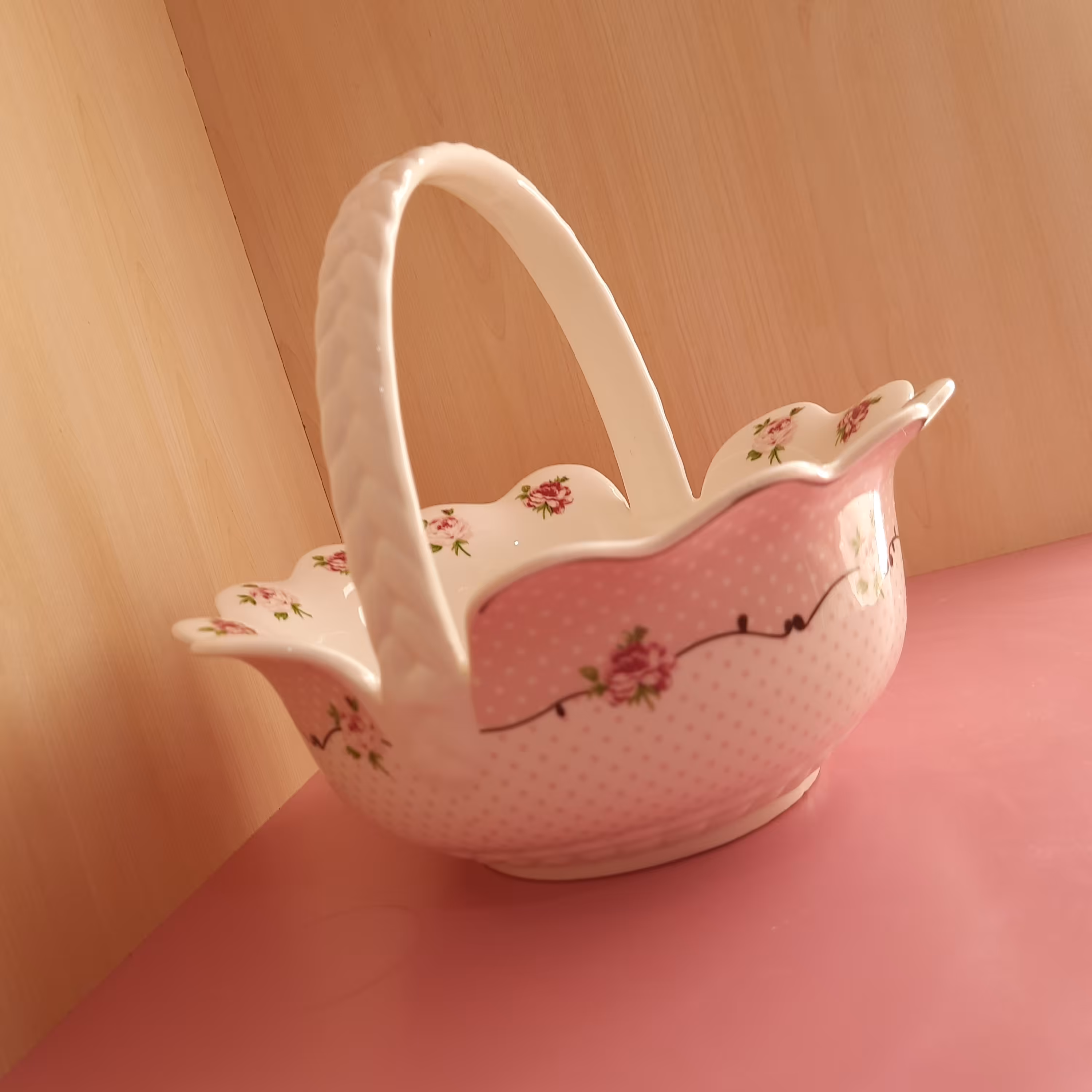 شکلات خوری آنجلا