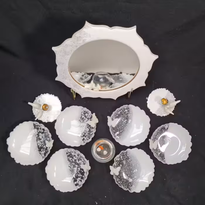 هفت سین رزینی سفید نقره ای 10 تکه با آینه و شمعدان 