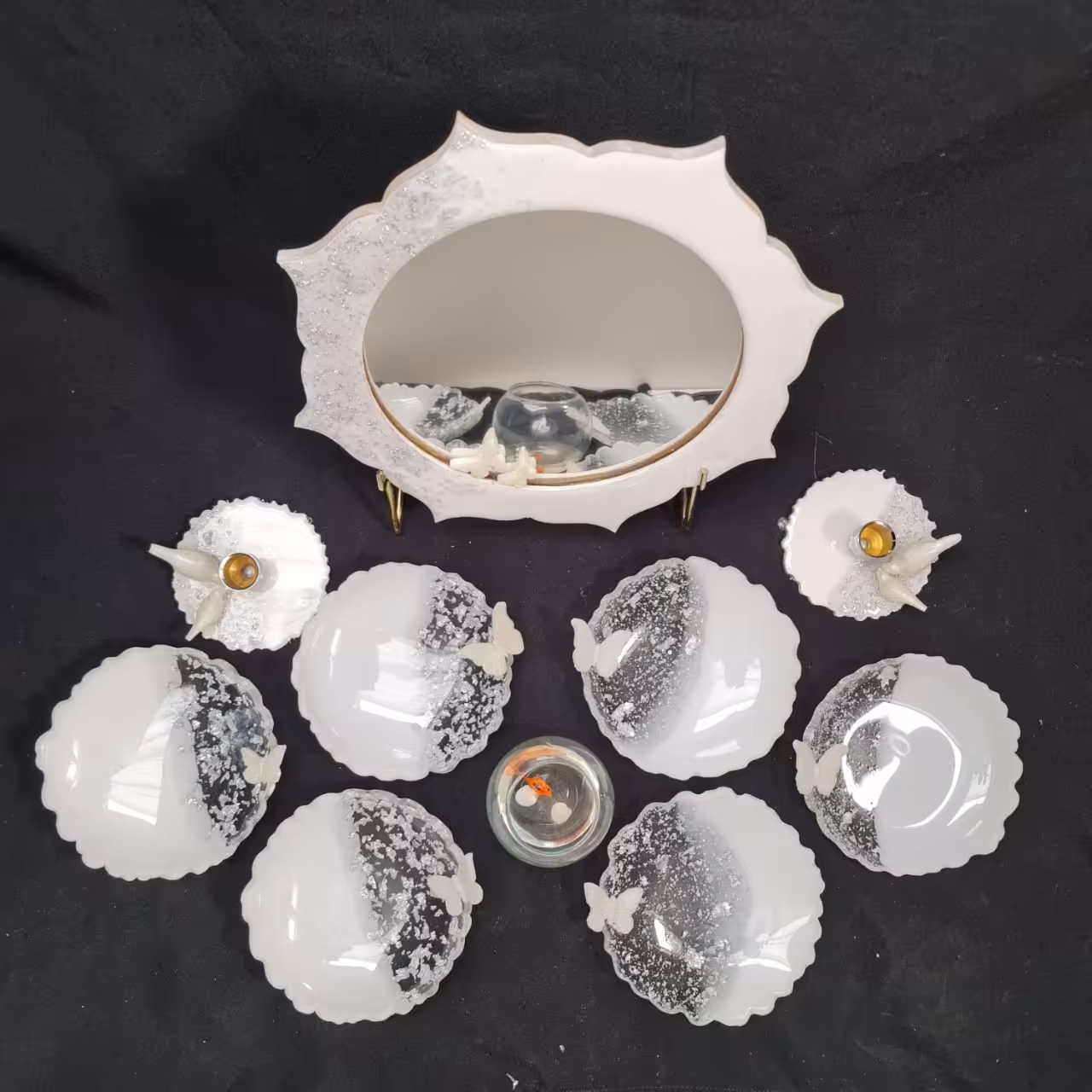 هفت سین رزینی سفید نقره ای 10 تکه با آینه و شمعدان 