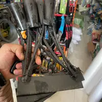ابزار علف زن دستی برای حذف علف های هرز باغات وسیله ای عالی وبسیار کاربری     (هزینه ارسال به عهده مشتری میباشد