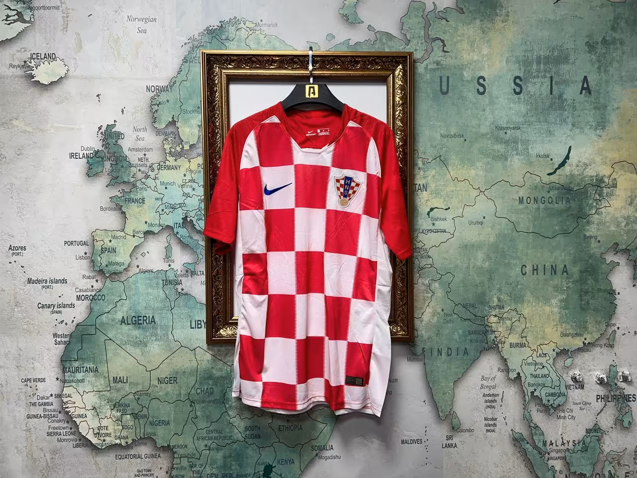 کیت اول تیم ملی کرواسی هواداری تک