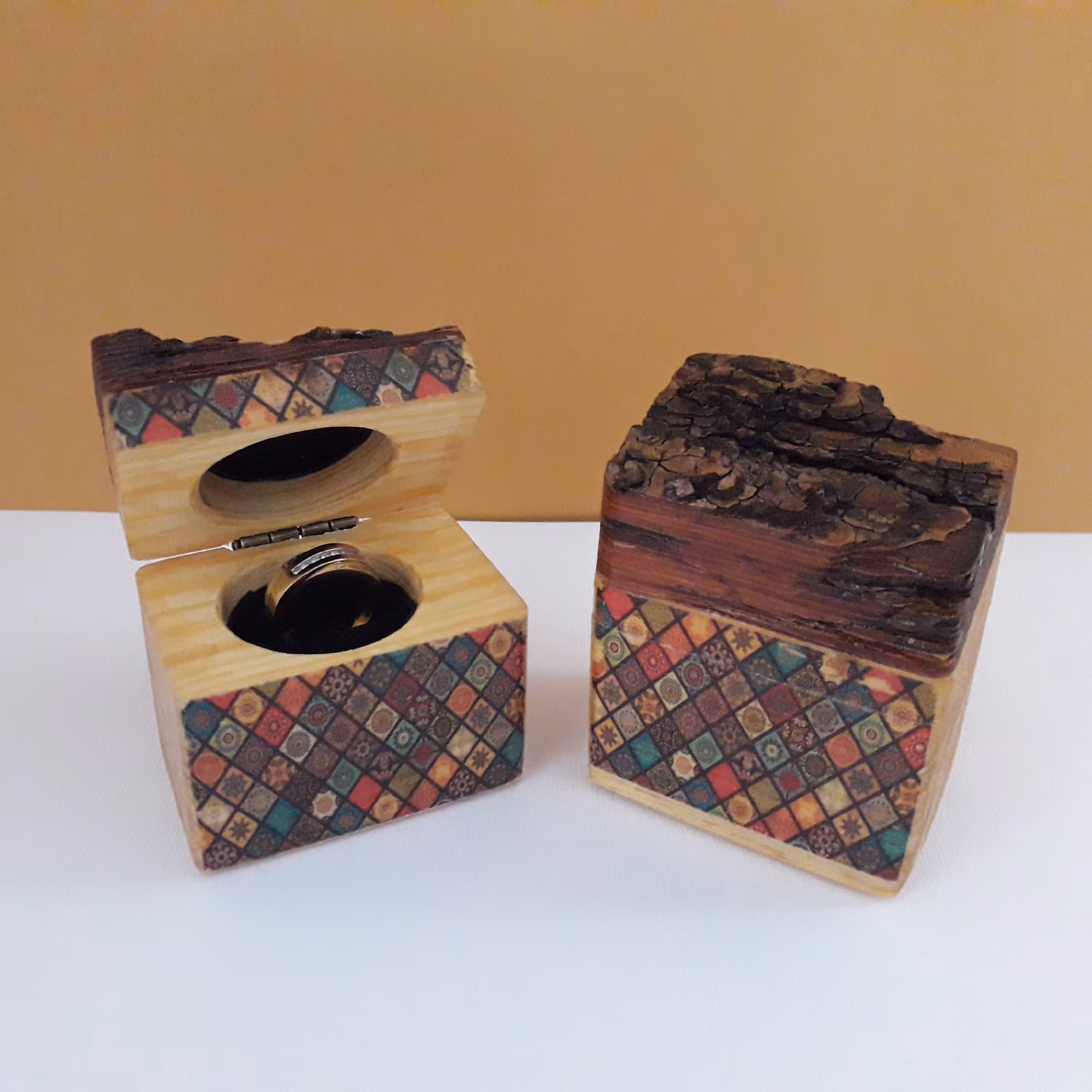 جعبه چوبی جواهرات(انگشتر) تقدیم به نگاه قشنگتون........