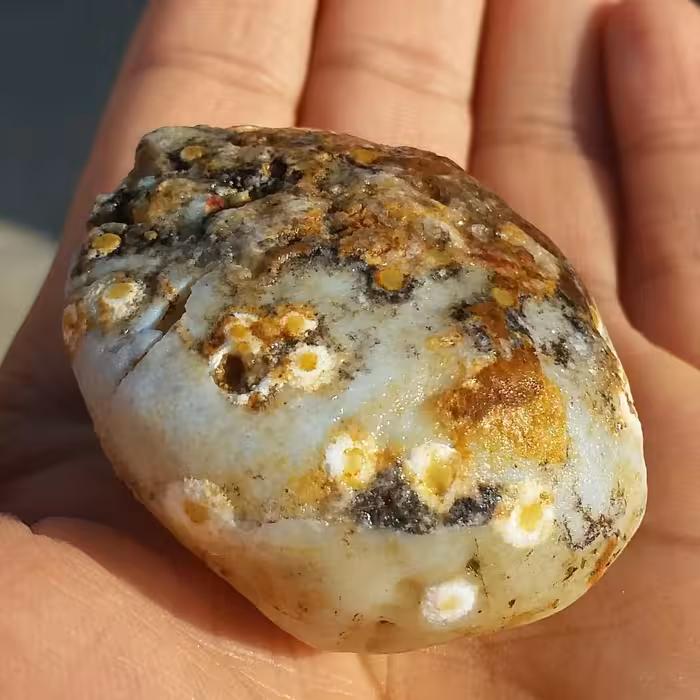 سنگ راف خام عقیق باباقوری چند چشم برش نخورده 100 در 100 طبیعی سرشار از خواص شاهکار خلقت محشر
کد9440