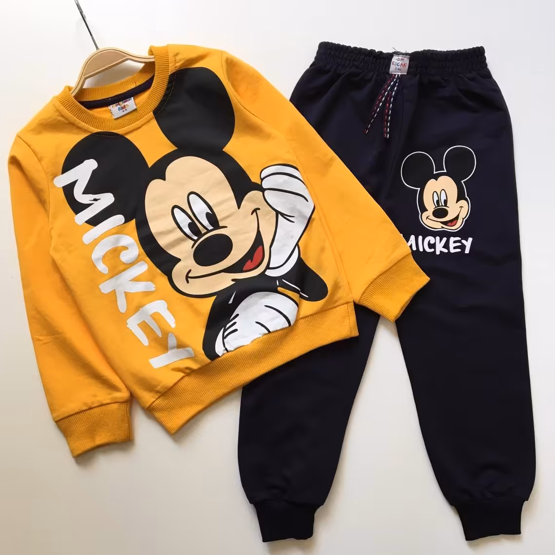 ست بلوز و شلوار اسپورت شیک و جذاب مناسب حدود سنی 3 تا 8 سال کیفیت عالی جنس نخ پنبه دورس نرم و لطیف