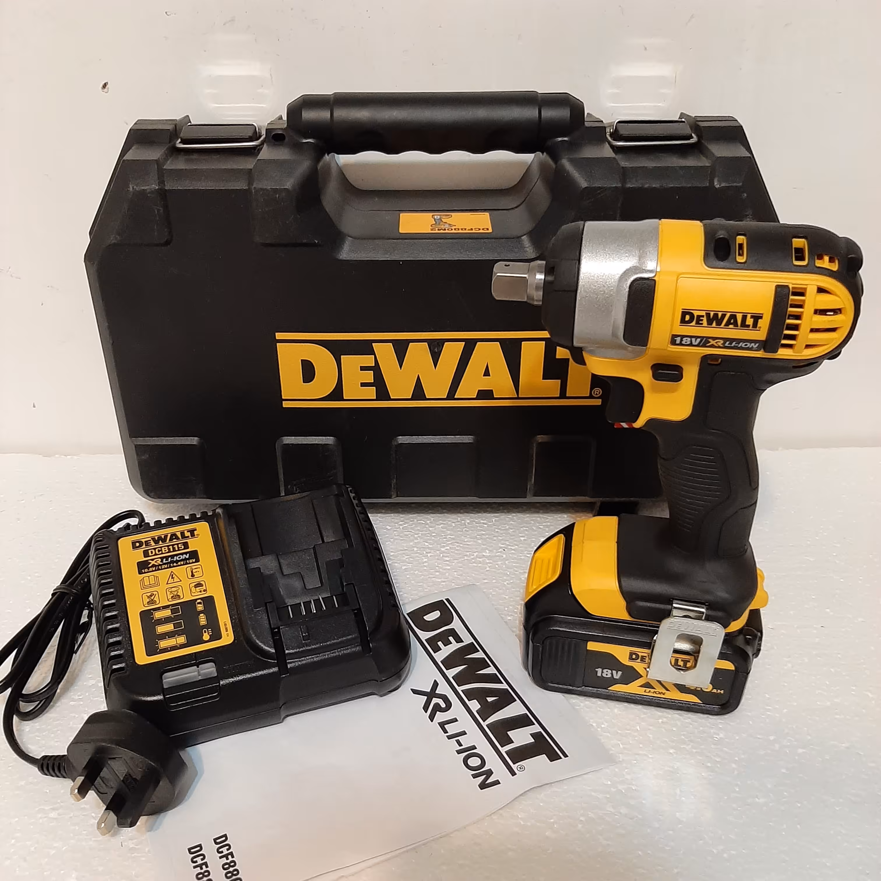 بکس شارژی دیوالت مدل dcf880m1