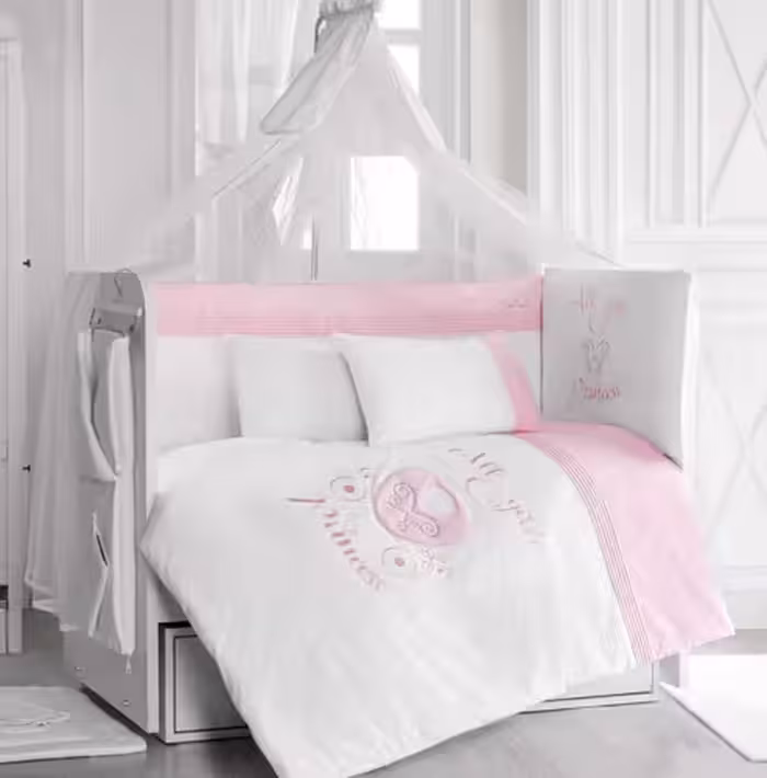 سرویس خواب پیرگاردین نوزادی سوپر لوکس میکروفایبر  9 تکه گارددار اصل ترکیه  پیرگاردین pierre cardin  مدل  pink for princess