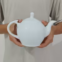 قوری چینی تقدیس سفید ساده متوسط با ارسال رایگان