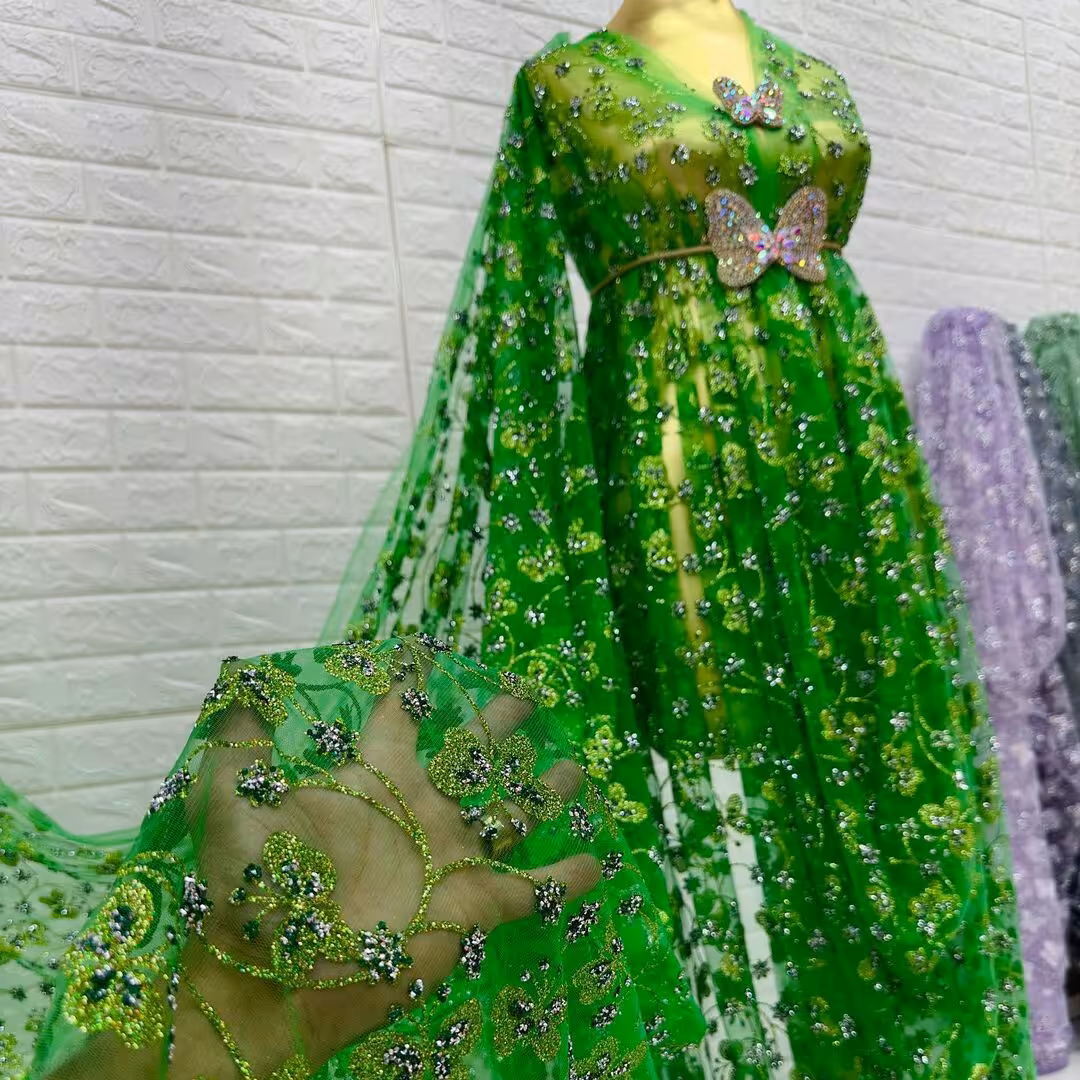 پارچه دانتل مجلسی نگین تراش اتریشی طلاکوب1