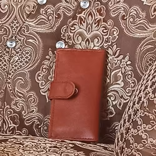 کیف چرم گاوی دست دوز جای موبایل پول کارت بانکی وزن تقریبی است