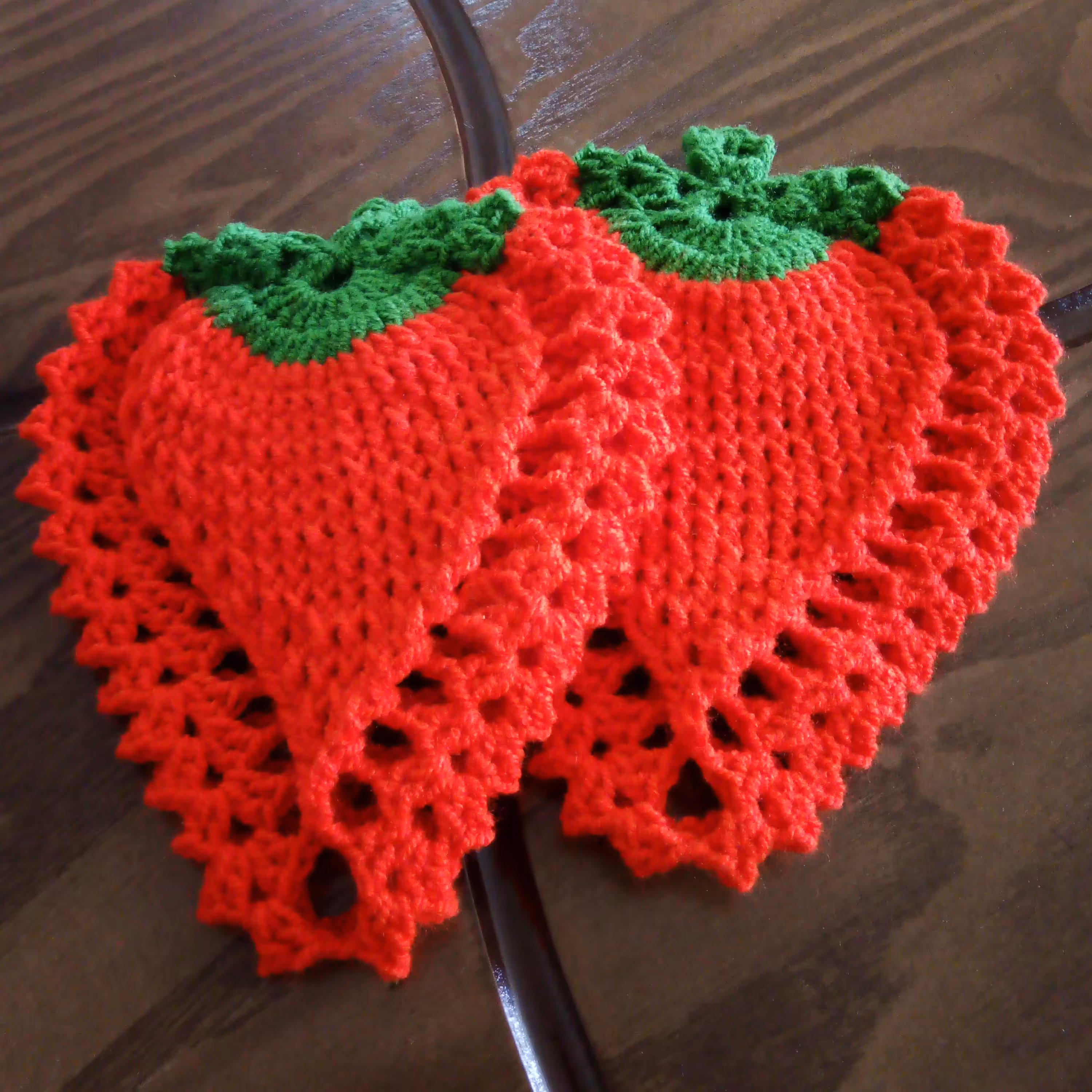 یک جفت دستگیره طرح توت فرنگی