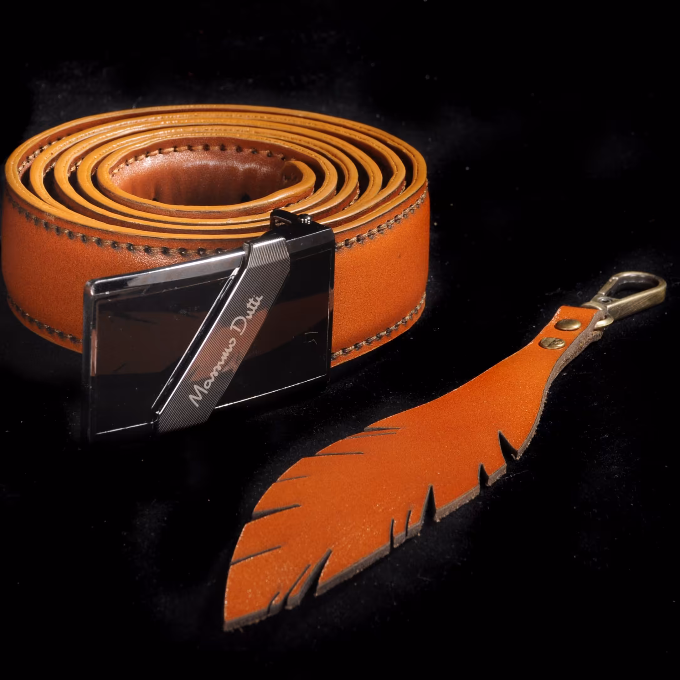 کمربند وجاکلیدی وسوئچی چرم گاوی با لایه ی مقاوم برای کمربند وسگک مجلسی ورنگ لبه حرفه ای وجاکلیدی مدل پَر 