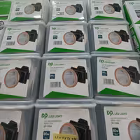 هدبند سیاه نقره ای لامپ روی سر منزل لامپ