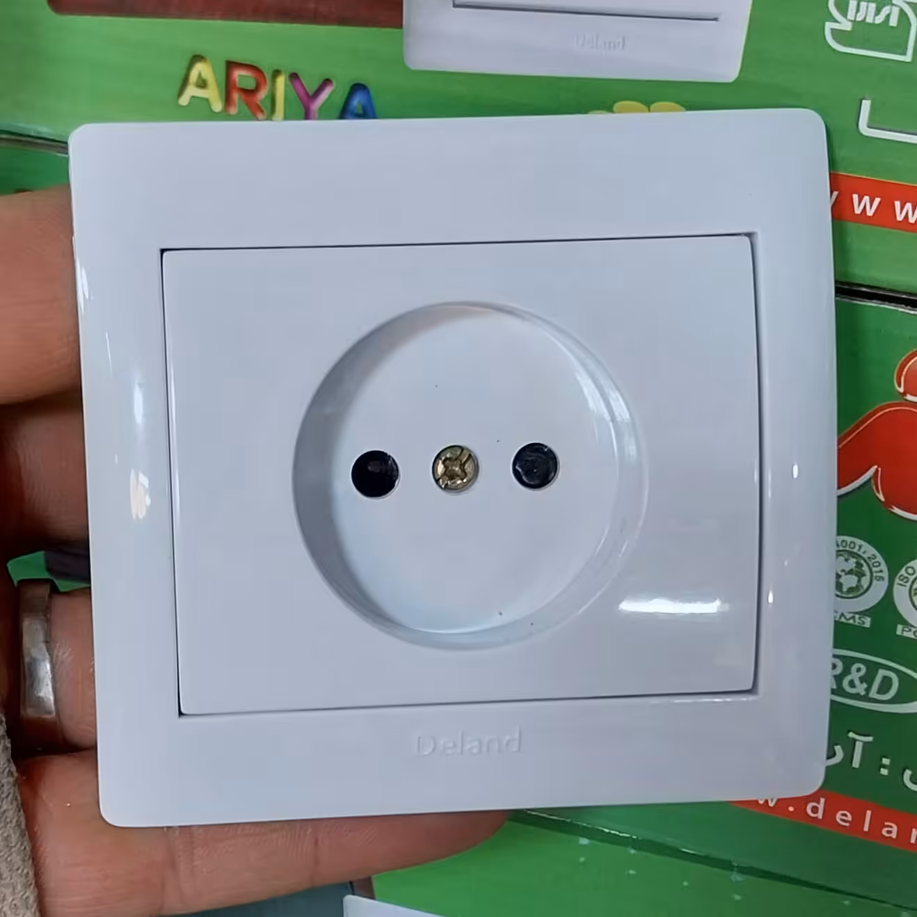 پریز  دلند مدل آریا