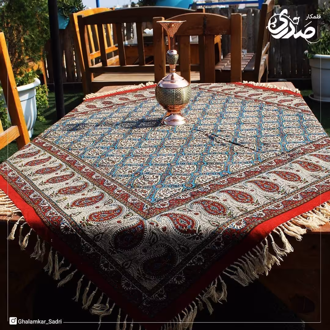 رومیزی قلمکار طرح گنبد شیخ لطف الله