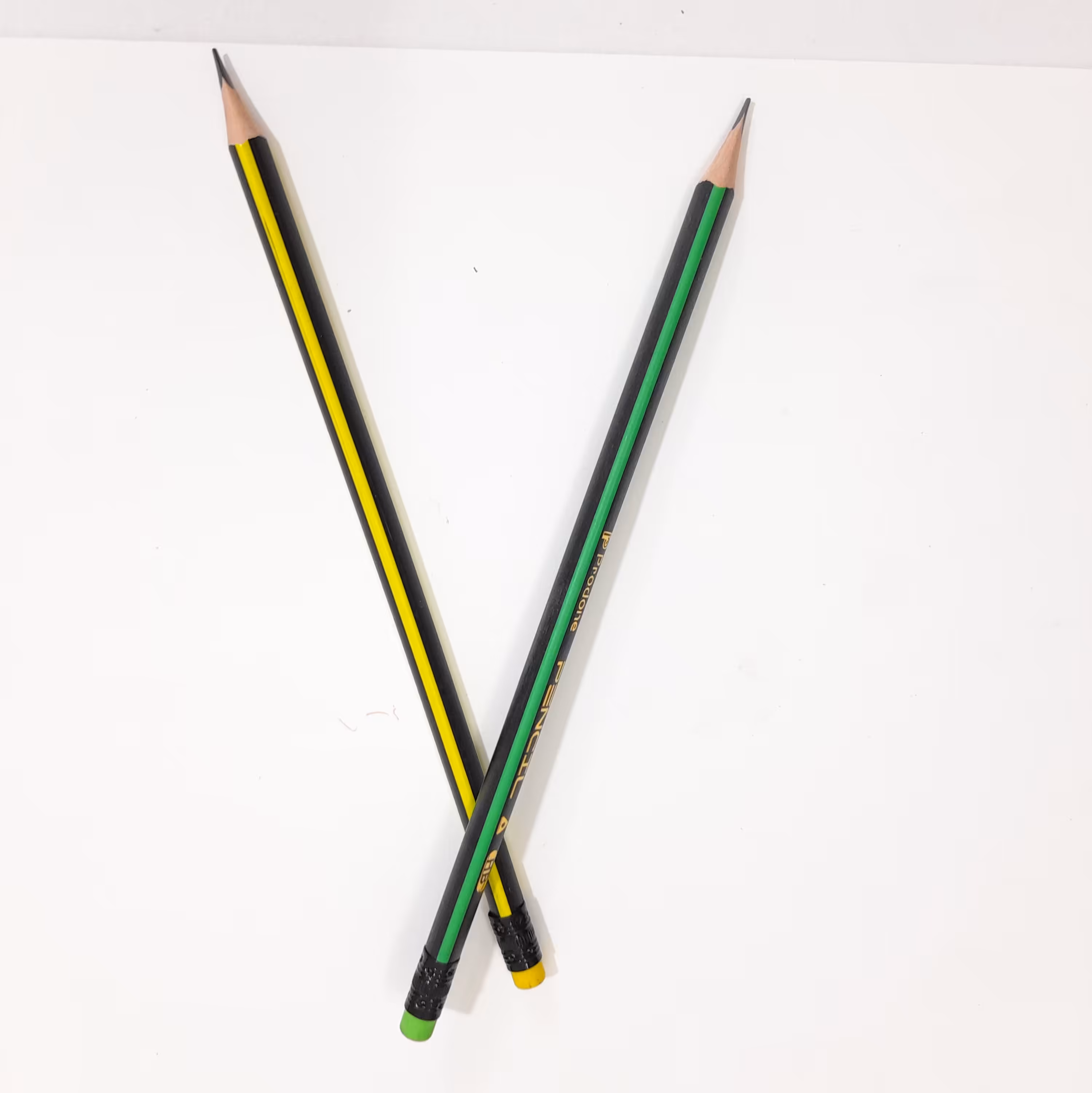 مداد مشکی پاکن دار 