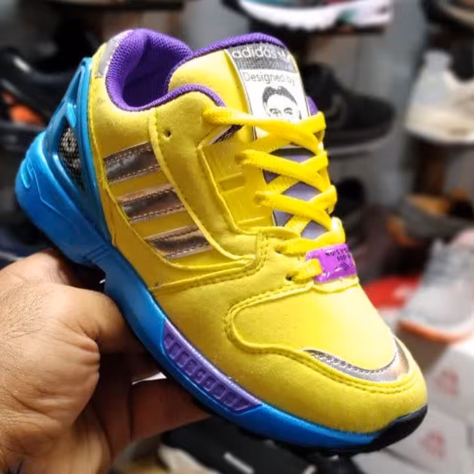 کتونی نوجوان