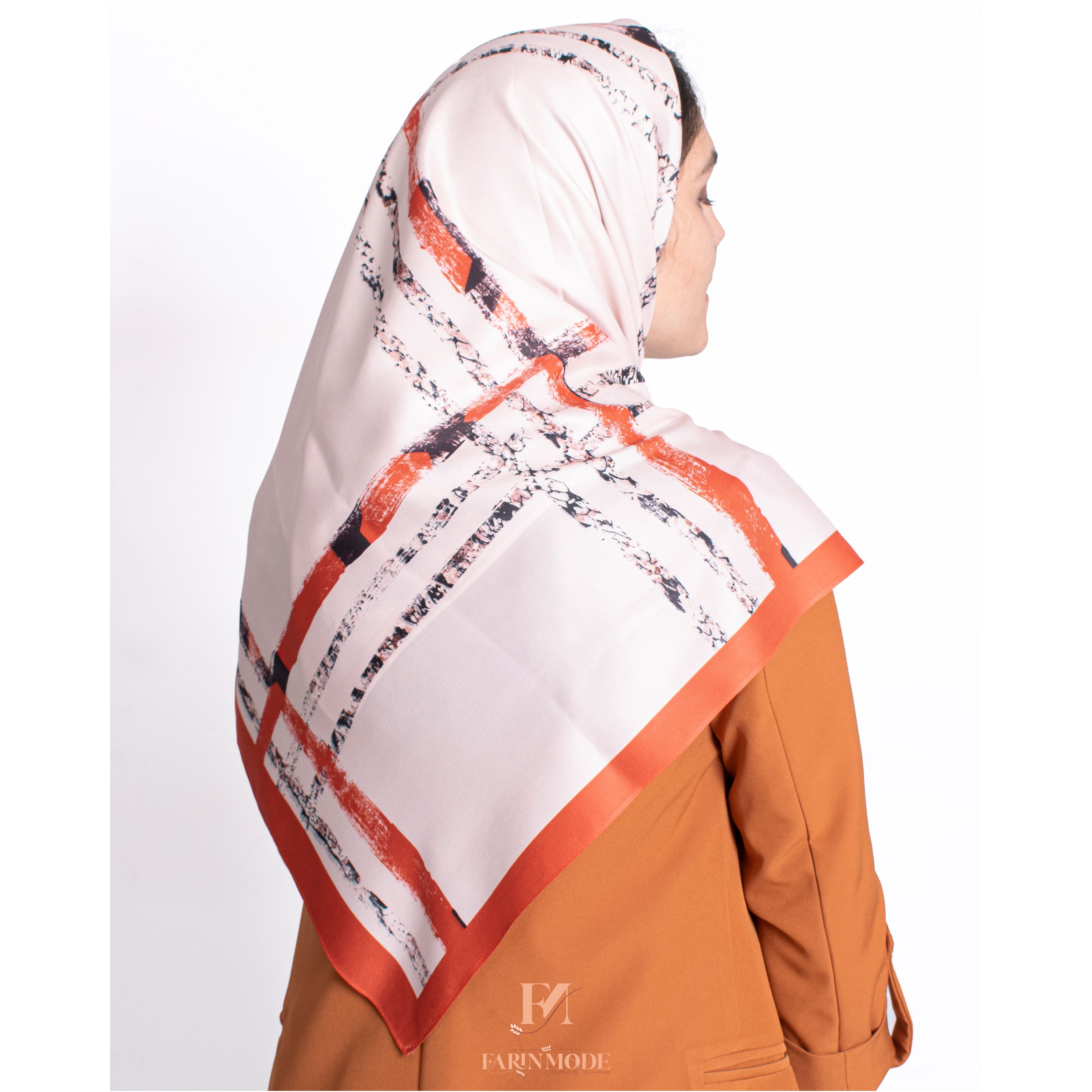 روسری ابریشم توییل سایز مدیوم ابعاد 100در100 سانتیمتر 9145
