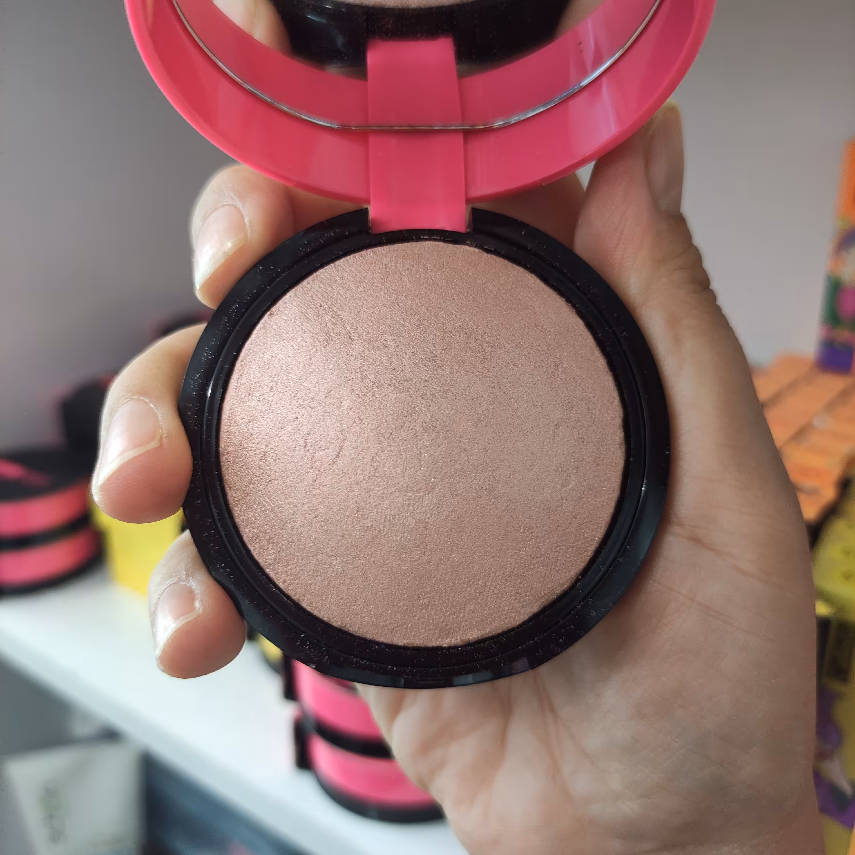 هایلایتر  مون داست کالیستا با کیفیت و عالی در چهار شماره زیبا