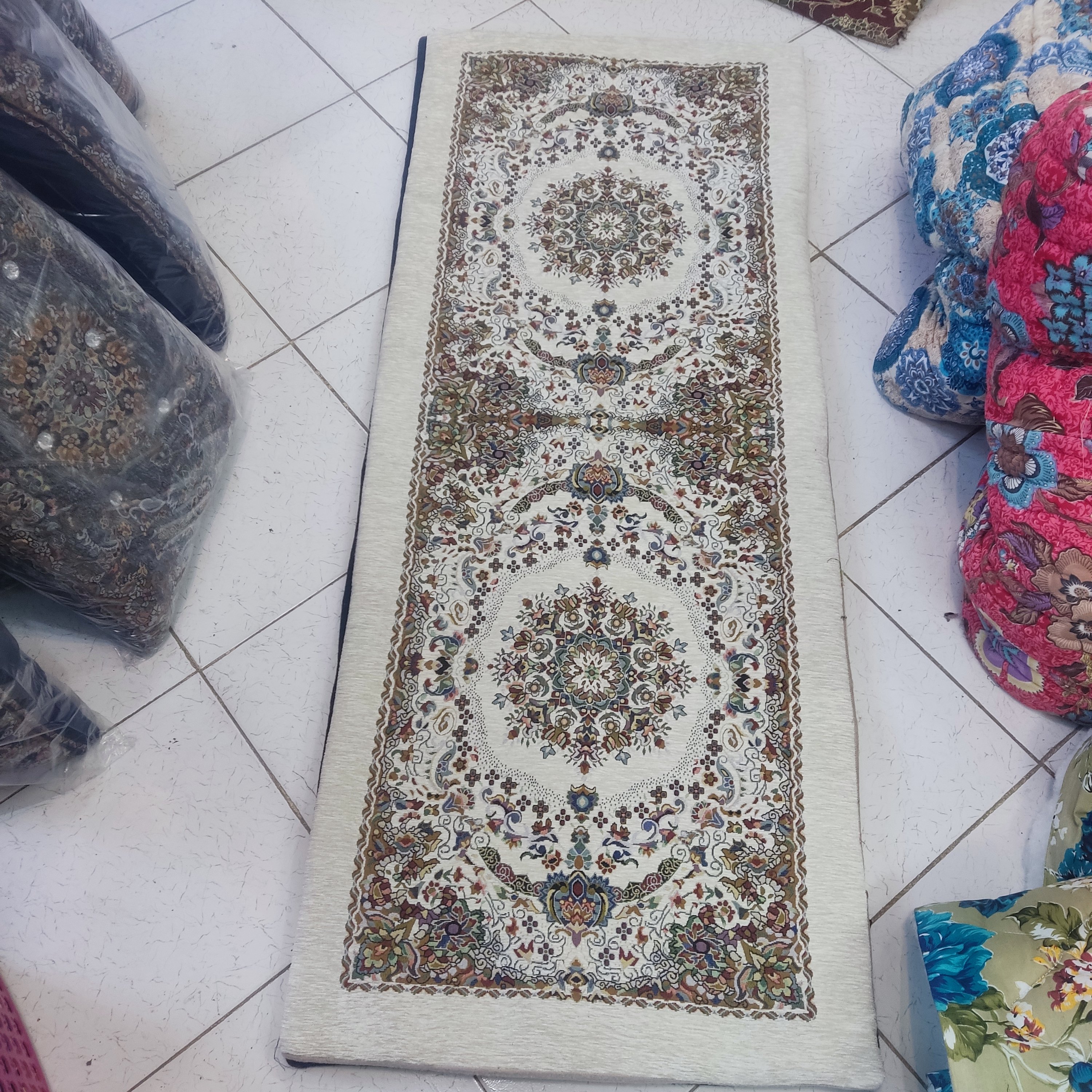 تشک کناره اتاقی  تشک نمدی مخمل زیرانداز مخمل پتوکناراتاقی